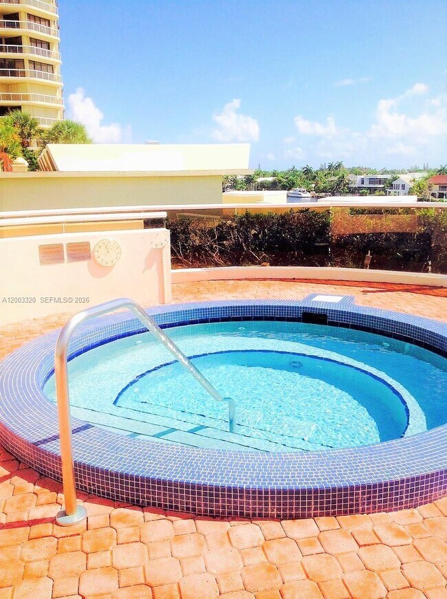 Building Photo - 20185 E Country Club Dr