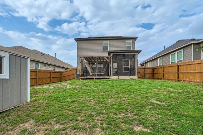 Building Photo - Convenient to Lackland!