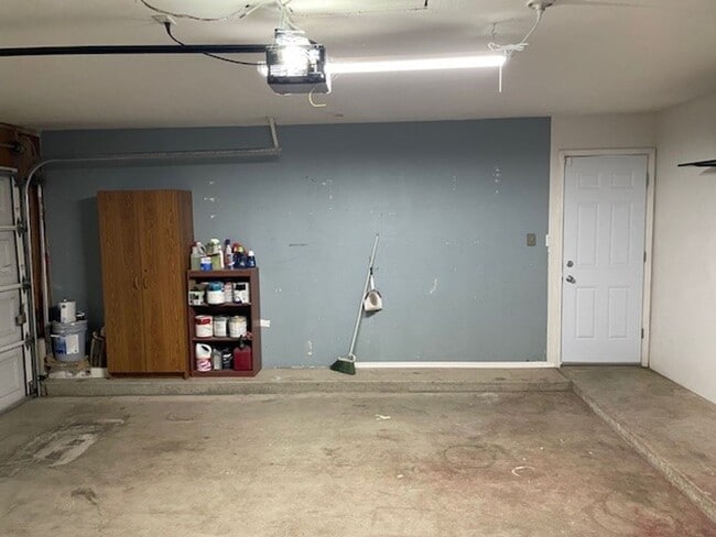 Building Photo - 3025 Starside Dr