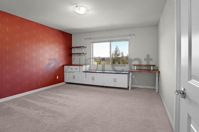 Building Photo - 1621 Seattle Hill Rd