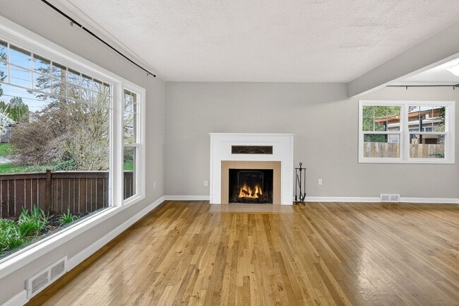 Building Photo - 3660 SE Tenino St