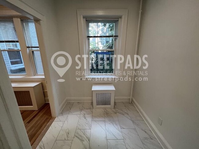 Building Photo - 1 bedroom in Boston MA 02135