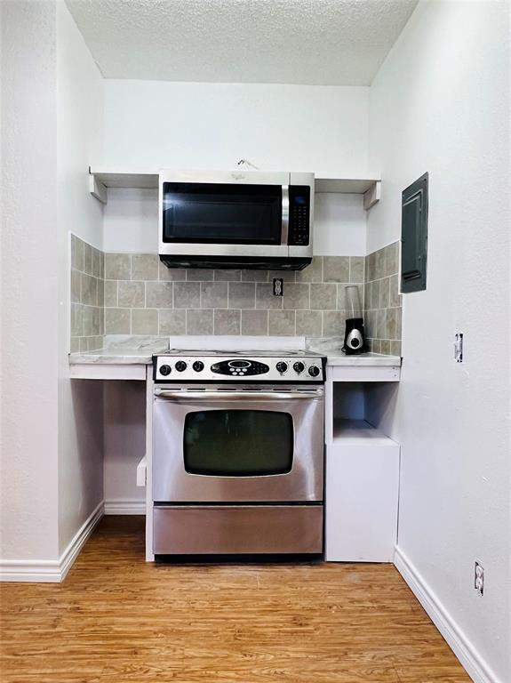 Building Photo - 210 2nd St