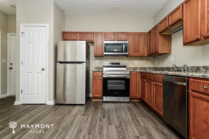 Building Photo - 2025 Marlin Dr