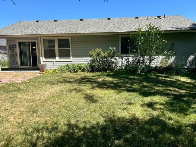 Building Photo - Beautiful Single-Level Home with a Private Backyard Retreat!