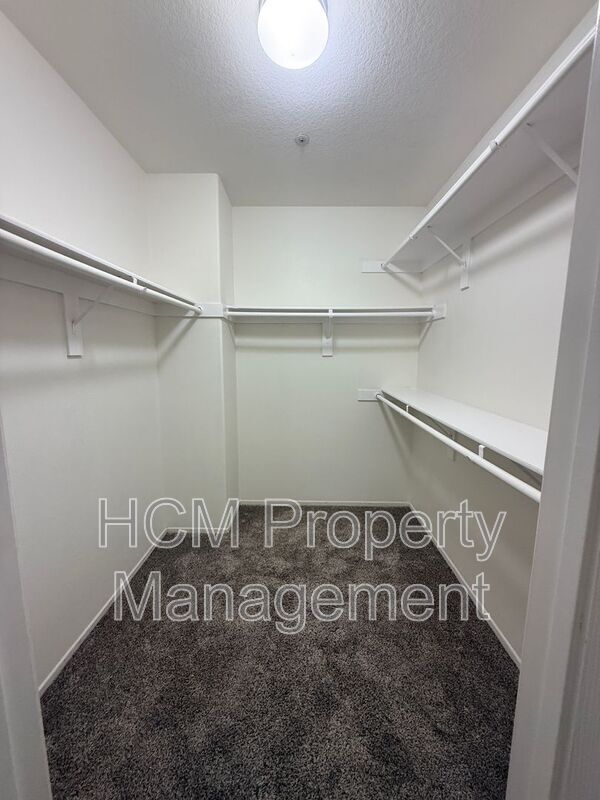 Building Photo - 651 N Jensen Pl