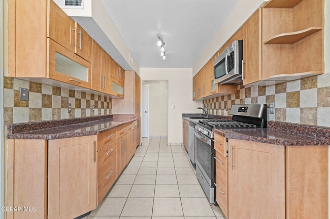 Building Photo - 7316 Clemente Ave