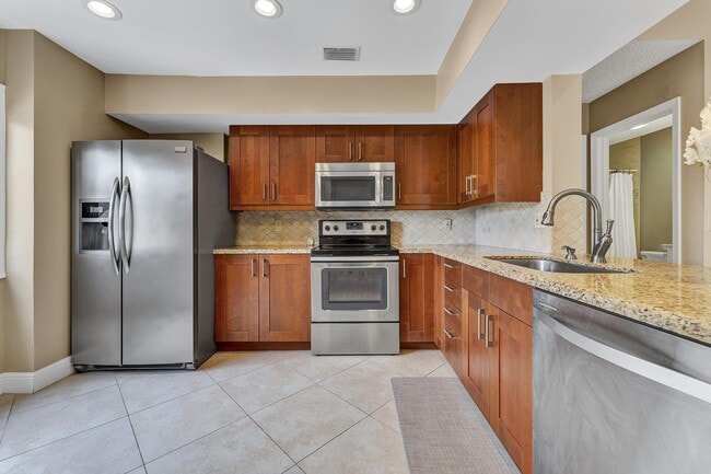 Building Photo - 7888 Granada Pl