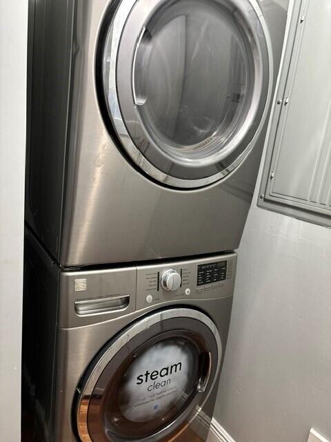 Building Photo - 9901 Baywinds Blvd