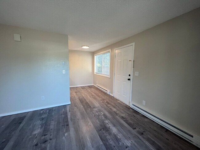 Building Photo - Cute One Bedroom Apartment in Central Medford | Available Mid December