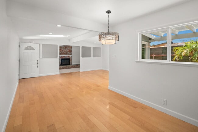 Building Photo - Welcome to your rare gem, dream home in Clairemont, San Diego!
