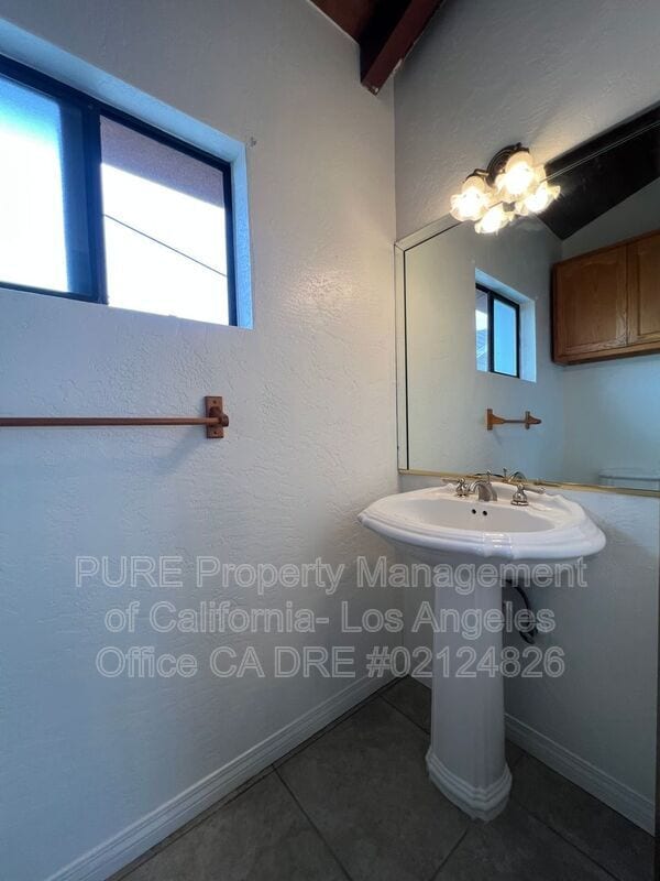 Building Photo - 21409 Dolores St