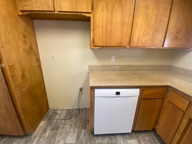 Building Photo - 1275 Peterson Ranch Rd