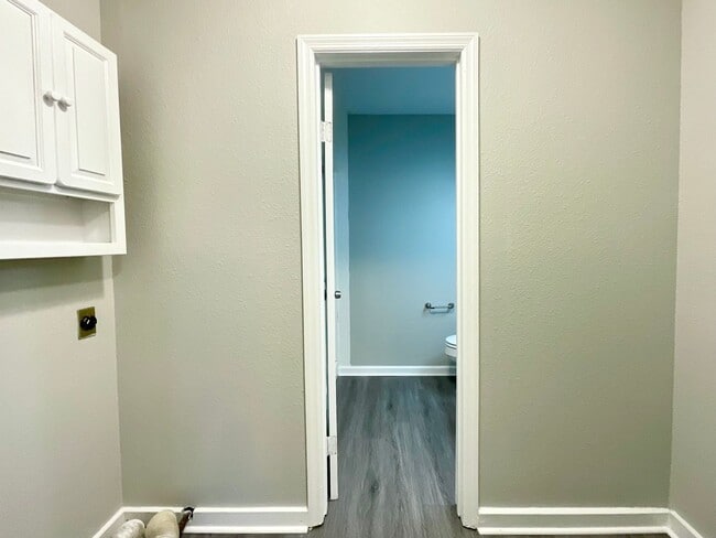 Building Photo - 2003 Doris Dr