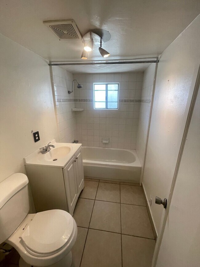 Building Photo - 322 Lincoln Ave