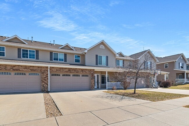 Building Photo - 1556 Burr Dr