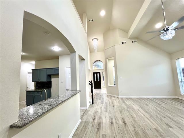 Building Photo - 3301 Bluegrass Dr