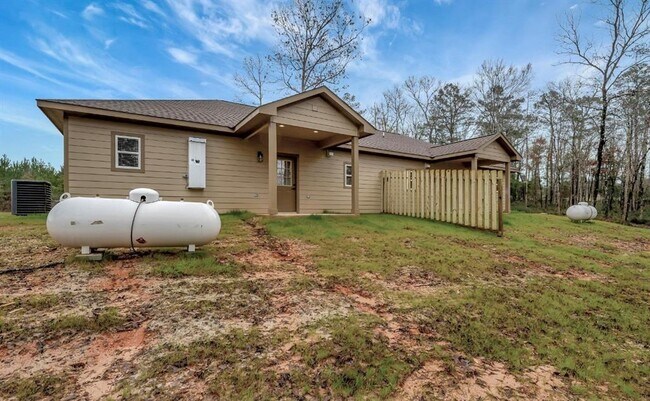 Building Photo - 255 Old Israel Rd