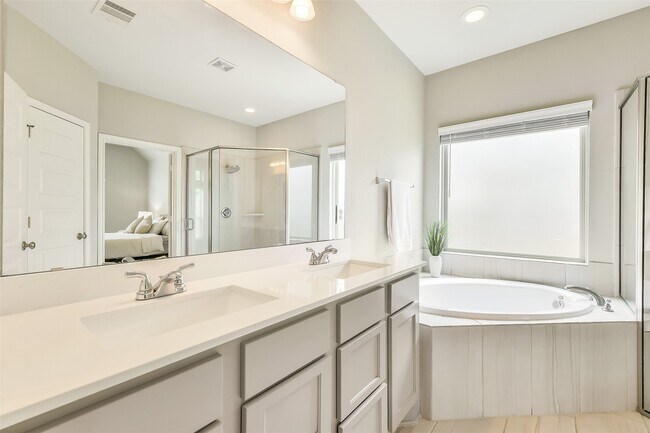 Building Photo - 19827 Bronze Spur Ct