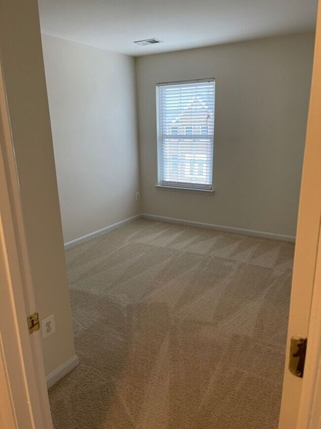 Building Photo - 12039 Kemps Landing Cir
