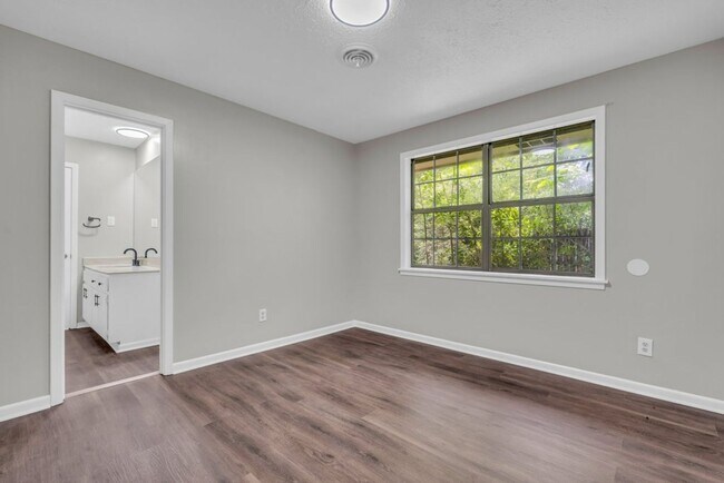 Building Photo - 1315 Ruffwood Rd