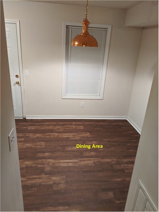 Building Photo - Carlton Street Townhomes