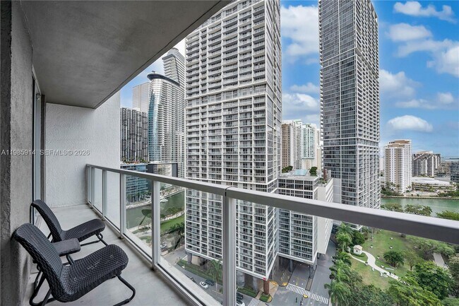 Building Photo - 500 Brickell Ave