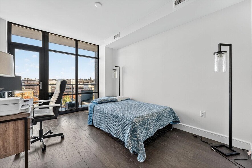 Building Photo - 8701 Churchill Rd