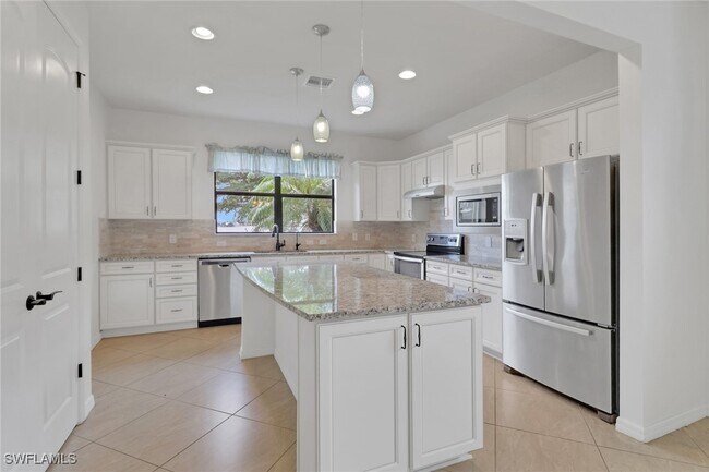 Primary Photo - 20281 Corkscrew Shores Blvd