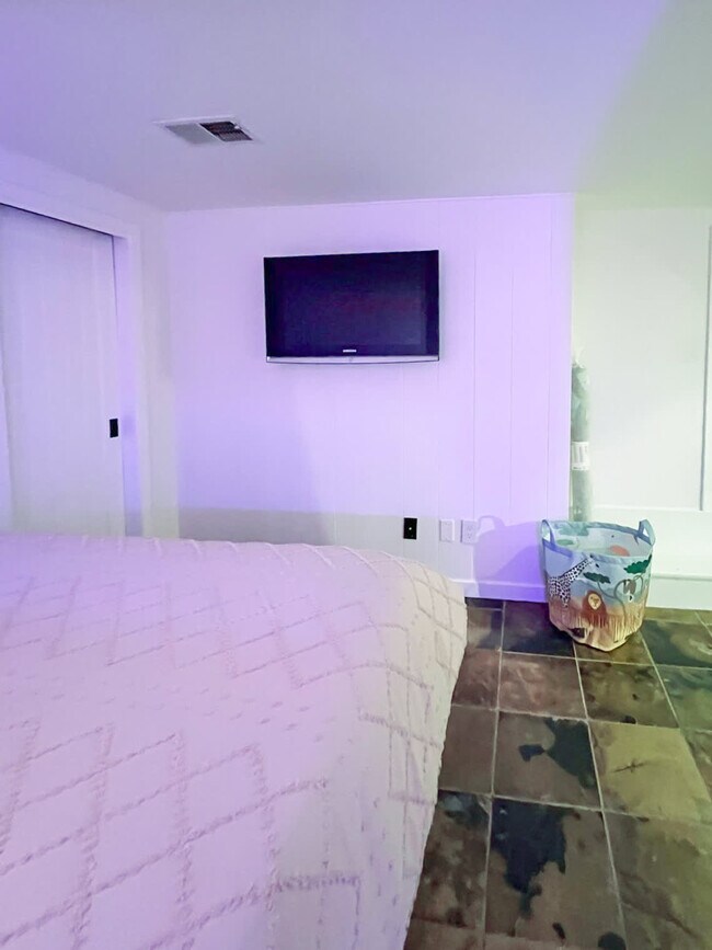 Building Photo - 522 Cascade Dr