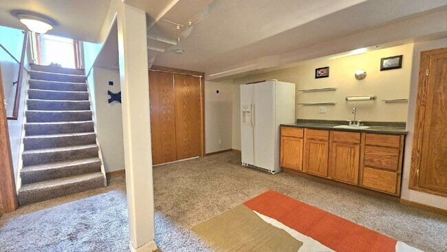Building Photo - 3-Bedroom Oasis with 2 Full Baths in Saint Louis Park – 1,511 Sq. Ft. of Comfort 9/5.