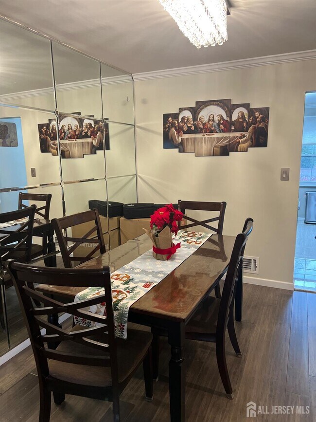 Building Photo - 42 Townsend Dr