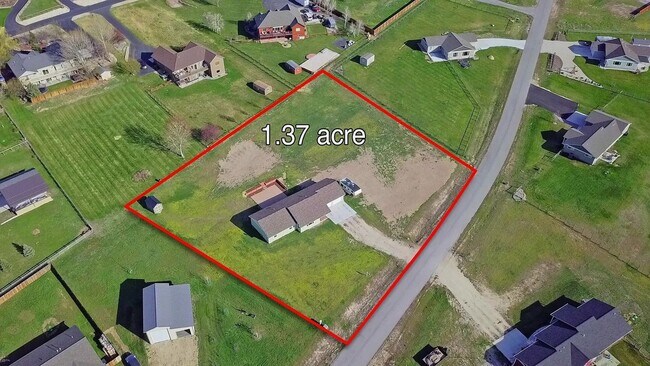 Building Photo - Beautiful 4 bed 2 bath on 1.37 acres in Co...