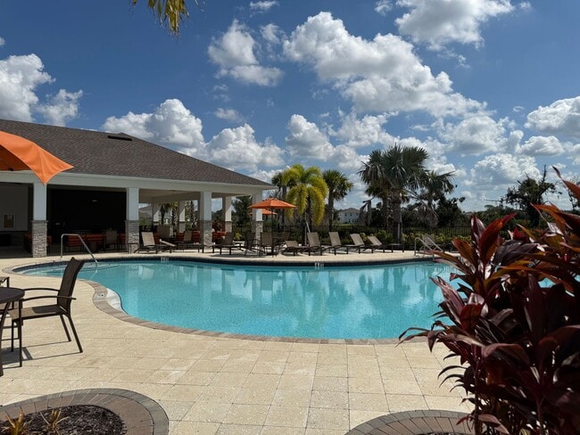 Building Photo - 4 Bedrooms, 2.5 Baths Coming Soon!