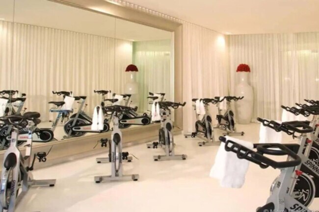 Building Photo - 481 Brickell Ave