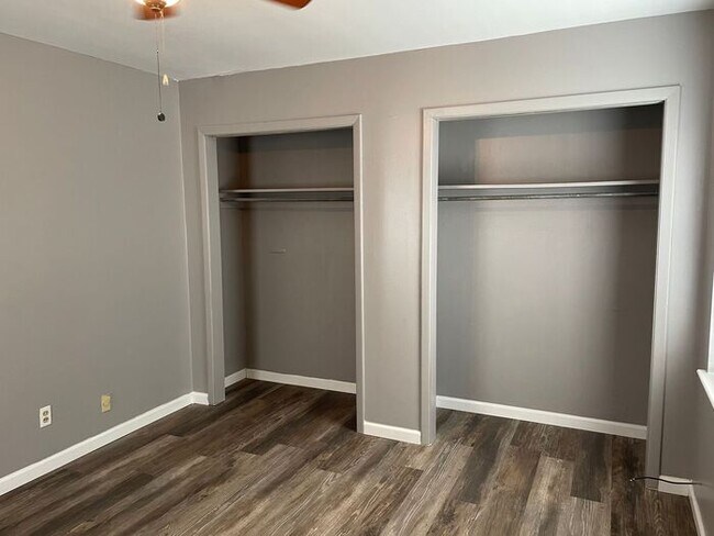 Building Photo - 1/1 Apartment Downtown Prattville!!!