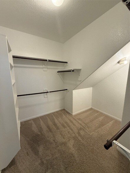 Building Photo - 7527 Merrylands Dr