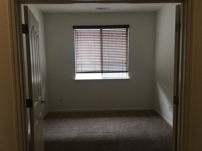 Building Photo - COMING SOON! Single Story 4 Bed in Curti R...