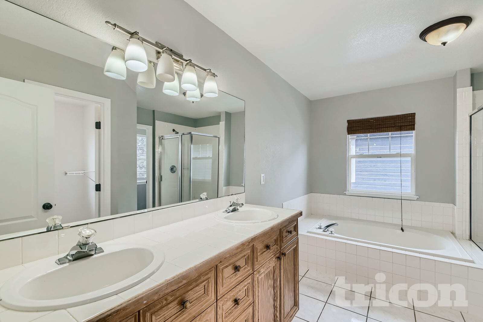 Building Photo - 300 Fieldstone Dr