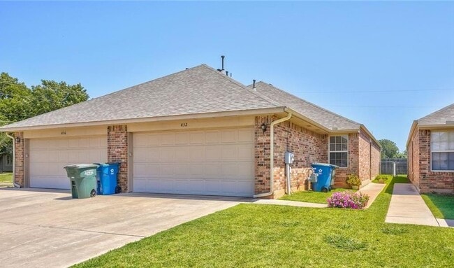 Building Photo - 432 Sterling Pointe Way