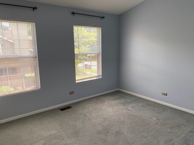 Building Photo - 3S121 Timber Dr