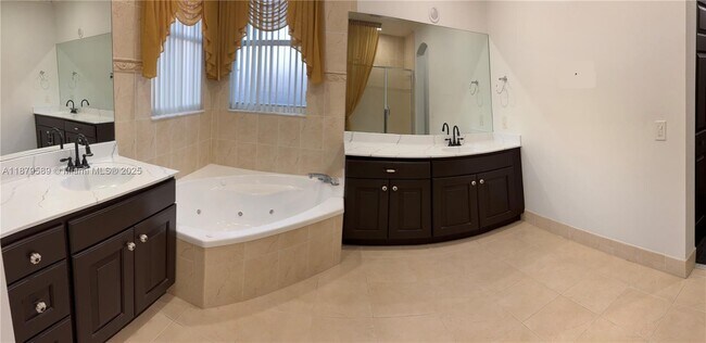 Building Photo - 15375 SW 93rd Ln