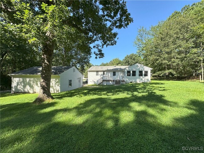 Building Photo - 16421 Chinook Dr