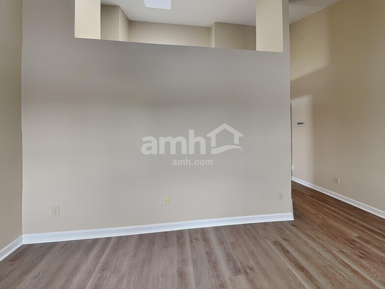 Building Photo - 4741 Common View Cir