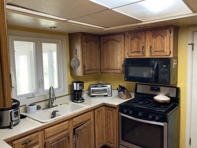 Building Photo - 7332 Grenlock Dr