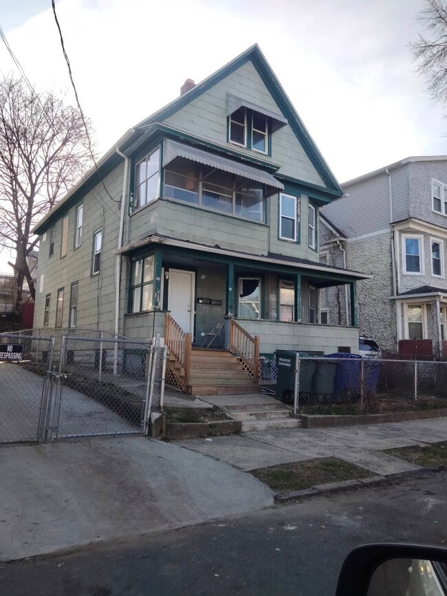 Building Photo - 66 Bell St