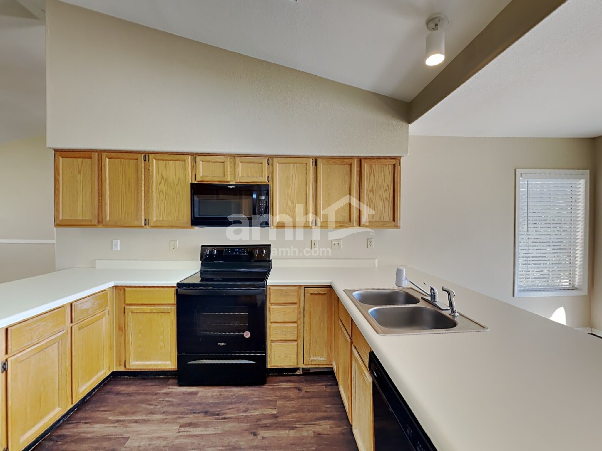 Building Photo - 4038 E Encinas Ave