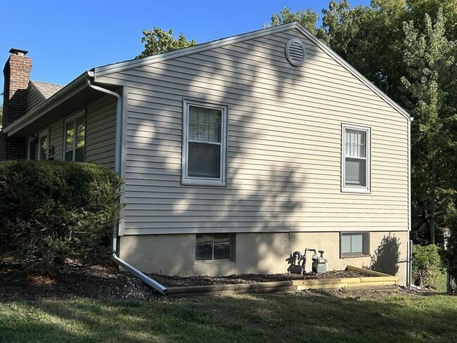 Building Photo - 6321 W 57th Terrace