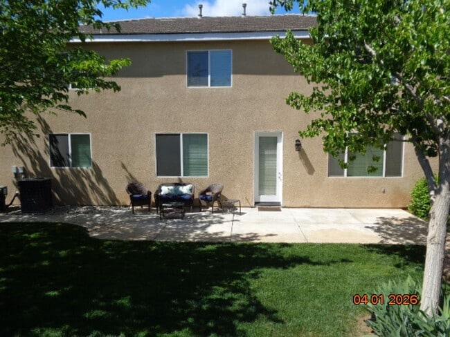 Building Photo - Spacious Quartz Hill 2 Story Home Offering 3663 sq. ft. and was Built in 2004