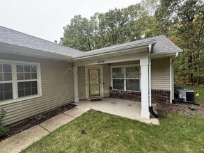 Building Photo - 4254 Peak Ln NE